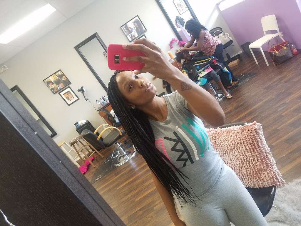 Tennehs African Braiding Salon | 5015 N Tryon St #115, Charlotte, NC 28213, USA | Phone: (704) 332-7040