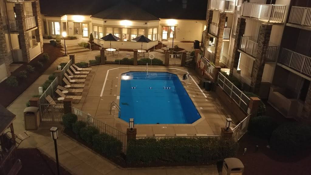 Holiday Inn Express & Suites Pittsburgh Airport | 5311 Campbells Run Rd, Pittsburgh, PA 15205, USA | Phone: (412) 788-8400