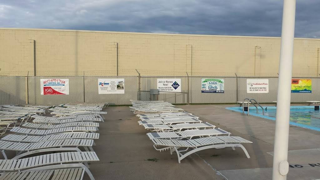 Papio Pool | 202 E Lincoln St, Papillion, NE 68046, USA | Phone: (402) 339-0077