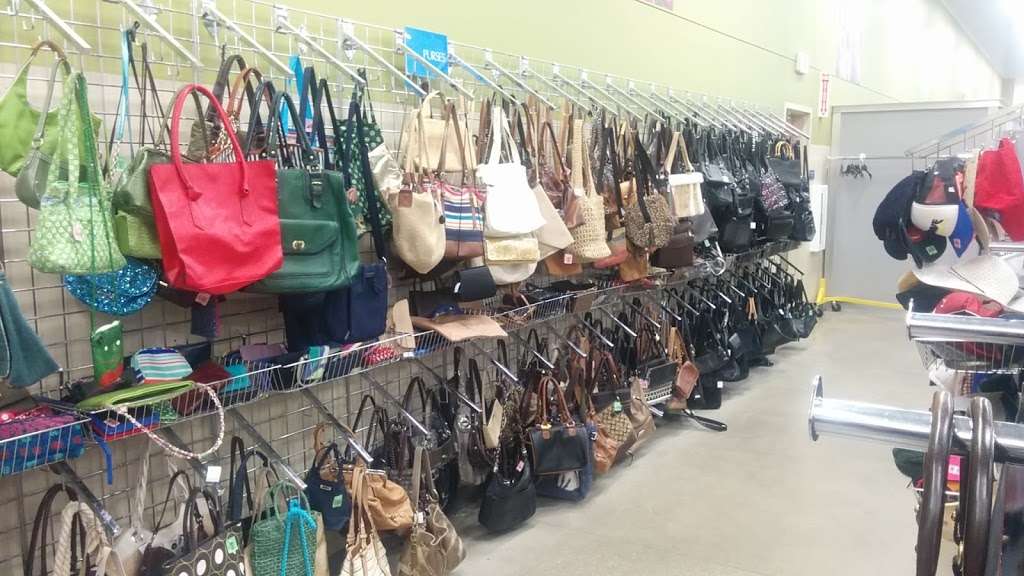 Goodwill Store & Donation Center | 18605 W Bluemound Rd, Brookfield, WI 53045, USA | Phone: (262) 901-0089