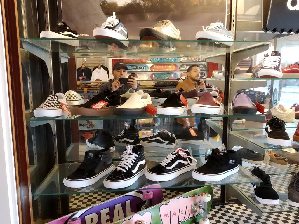 Galaxy Skate Shop | 121 W 10th St, Newport, KY 41071, USA | Phone: (859) 360-7006