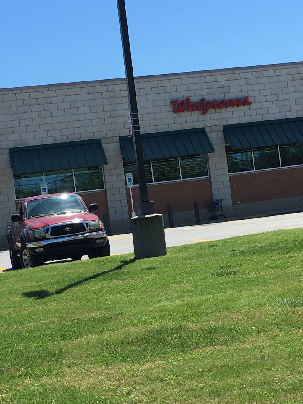 Walgreens, 1230 E Main St, Lincolnton, NC 28092, USA