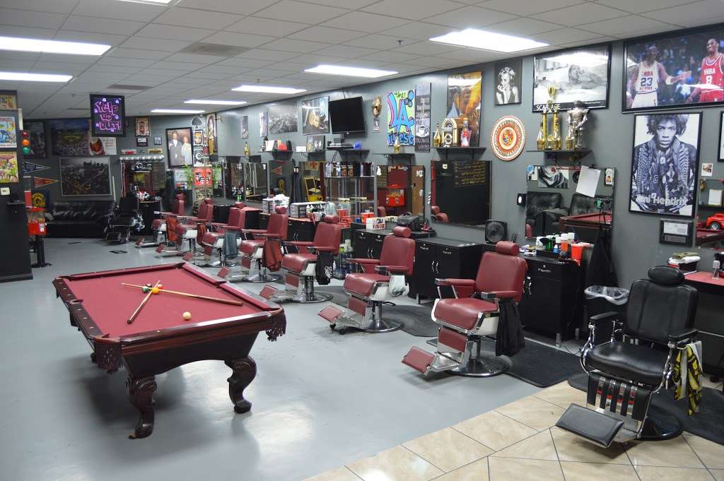 LA's Finest Barber Shop in 6413 Del Amo Blvd, Lakewood, CA 90713, USA