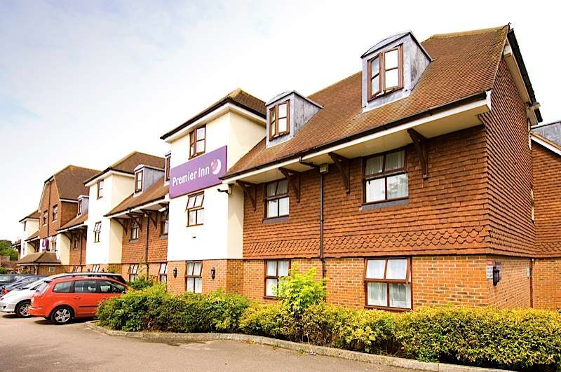 Premier Inn London Gatwick Airport South | London Road Lowfield Heath, Crawley RH10 9ST, UK | Phone: 0871 527 8408