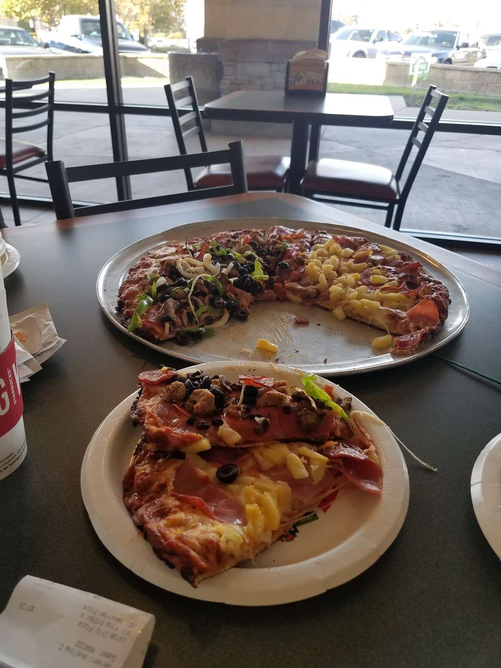 Round Table Pizza | 15501 San Pablo Ave, Richmond, CA 94806, USA | Phone: (510) 223-5800