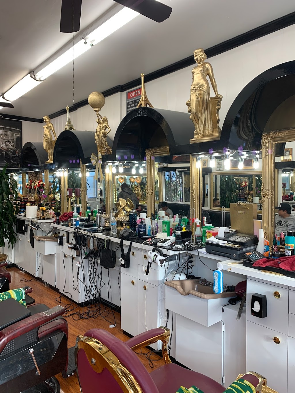 Dannys Barbershop #2 | 2450 Overland Ave, Los Angeles, CA 90064, USA | Phone: (310) 686-8345