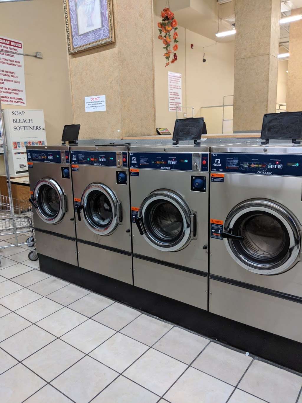 Super laundromat | 12455 E Mississippi Ave, Aurora, CO 80012, USA