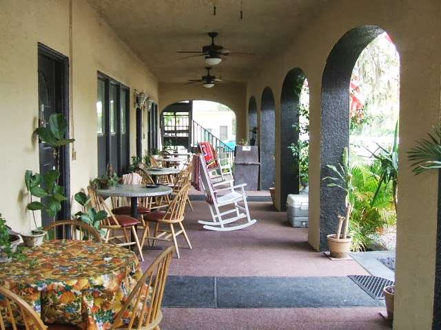 Hotel Pierson | 107 S Volusia Ave, Pierson, FL 32180, USA | Phone: (386) 749-1577