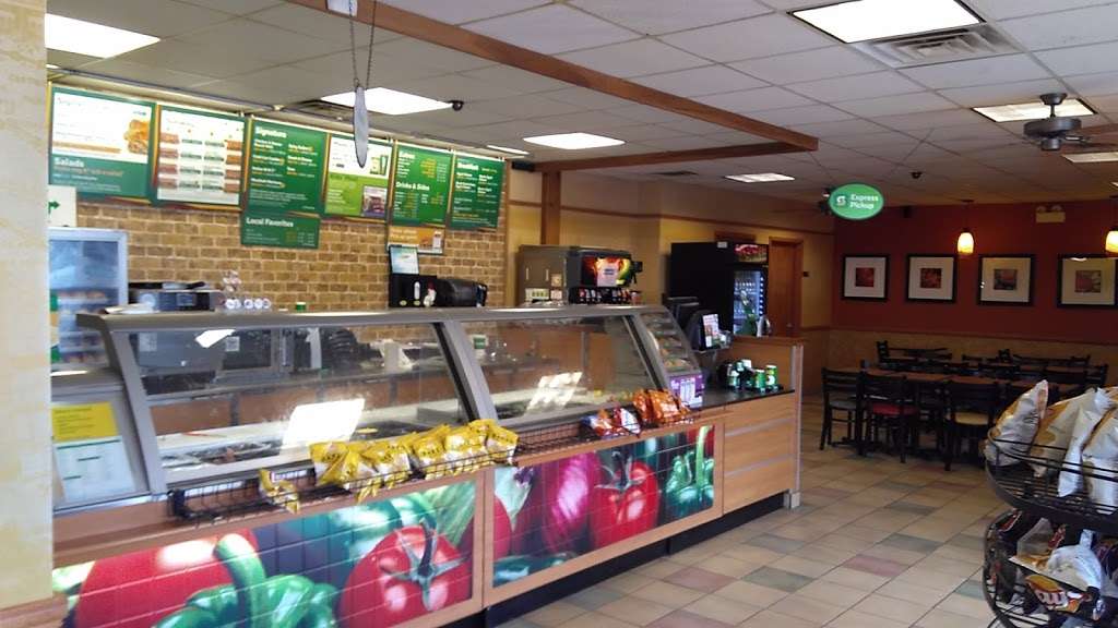 Subway Restaurants | 120 West 38th Street, Indianapolis, IN 46208, USA | Phone: (317) 931-1246