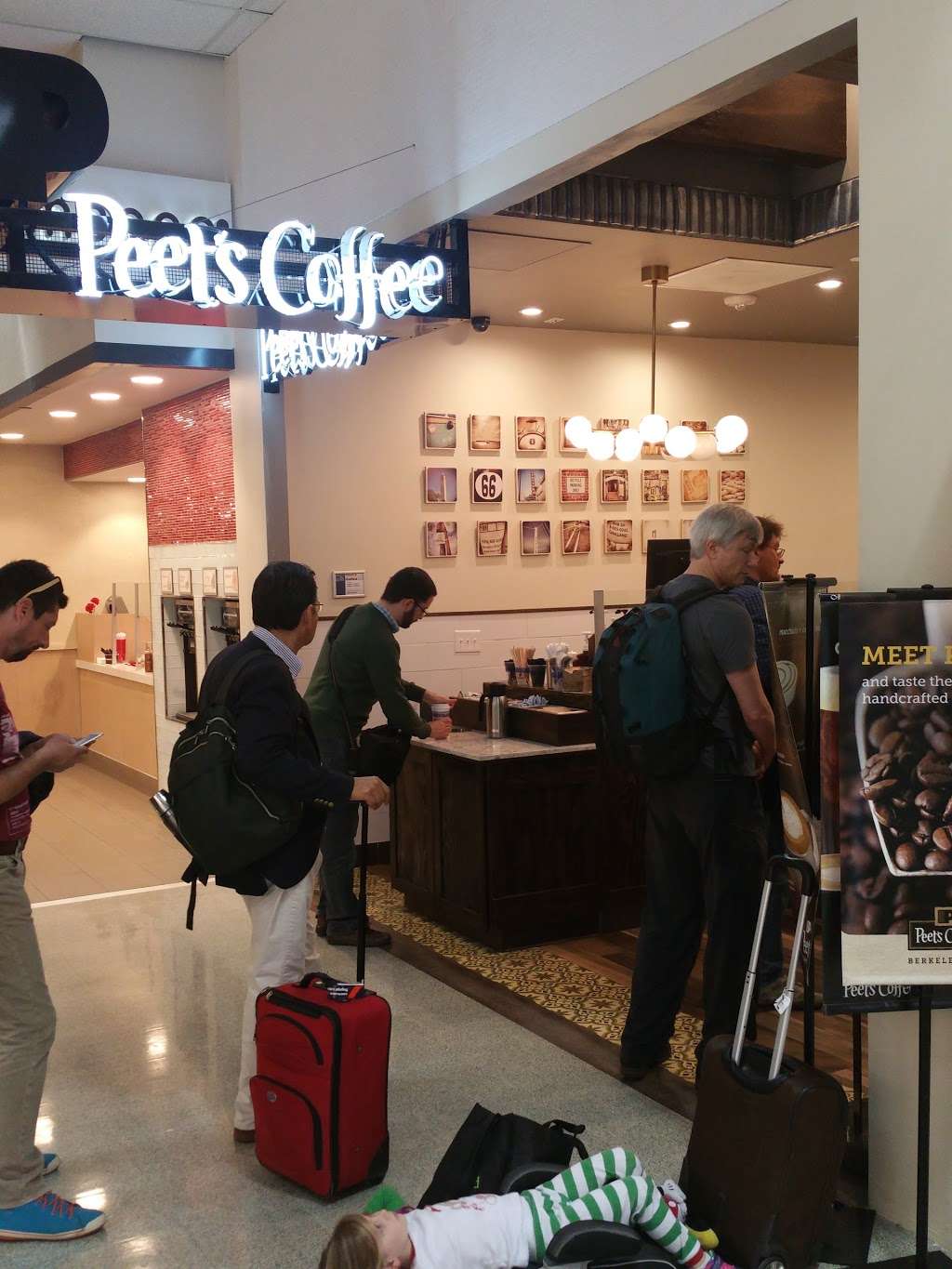 Peets Coffee | 2800 N Terminal Rd, Houston, TX 77032 | Phone: (281) 233-7650