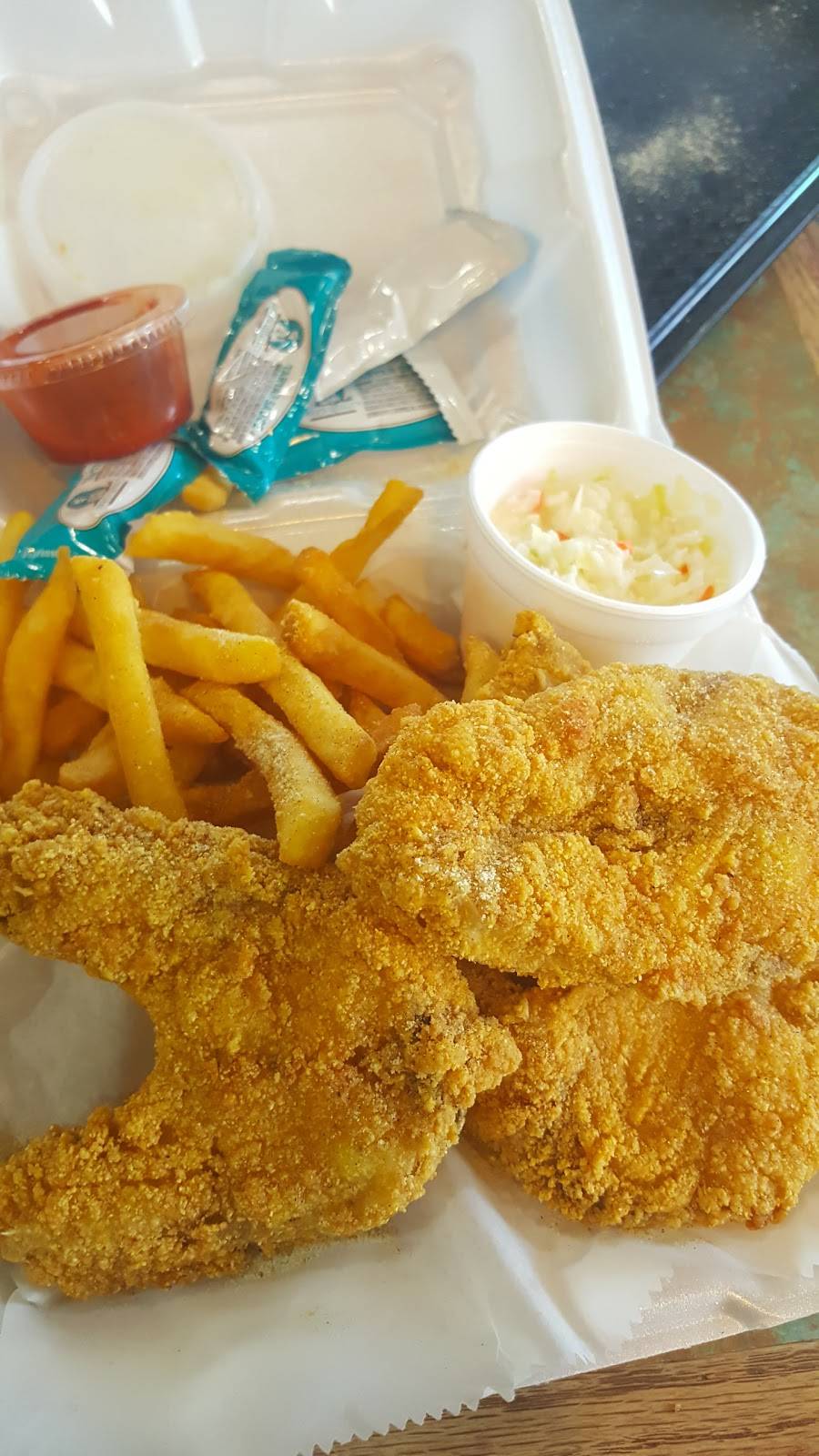 Sharks Fish & Chicken | 1352 E Shelby Dr, Memphis, TN 38116, USA | Phone: (901) 345-0101