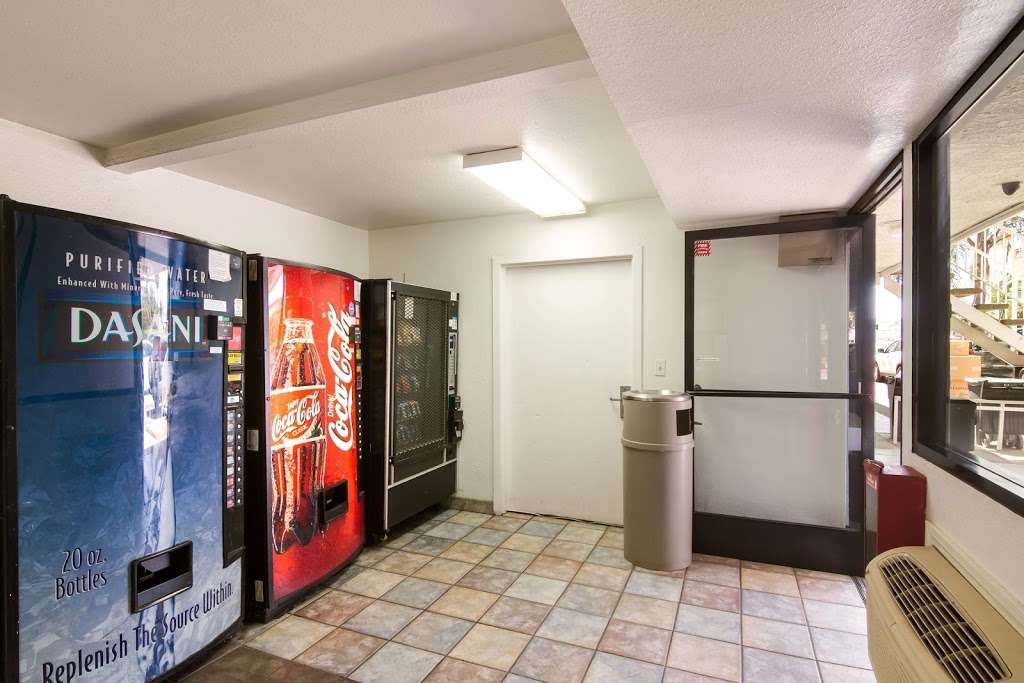 Motel 6 Los Angeles - Van Nuys - North Hills | 15711 Roscoe Blvd, North Hills, CA 91343, USA | Phone: (818) 894-9341