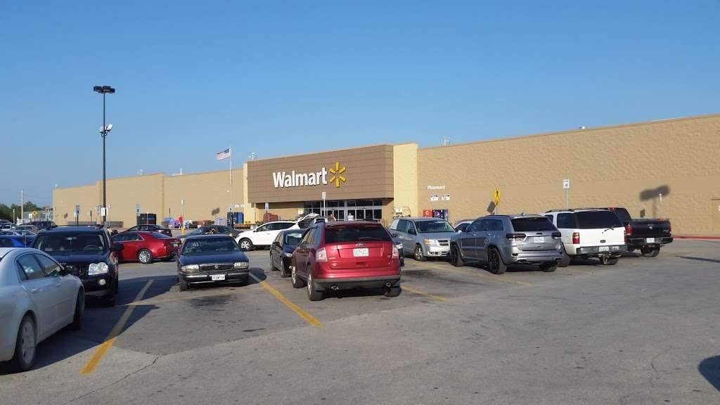 Walmart Supercenter Department Store 201 Se Salem St Oak