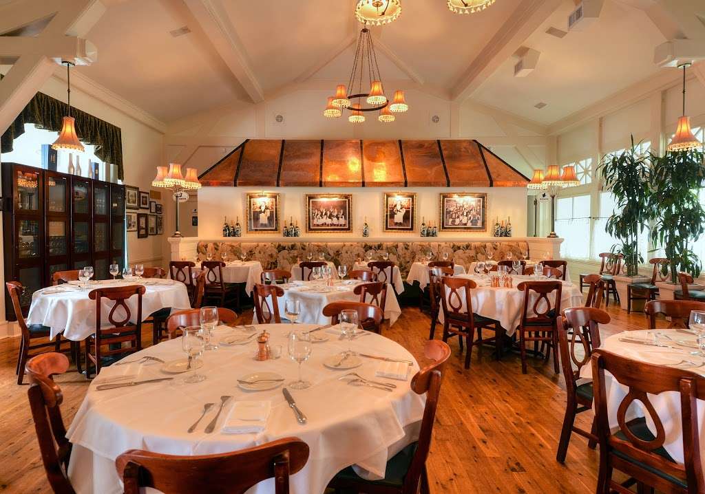 Bartolottas Lake Park Bistro | 3133 E Newberry Blvd, Milwaukee, WI 53211, USA | Phone: (414) 962-6300