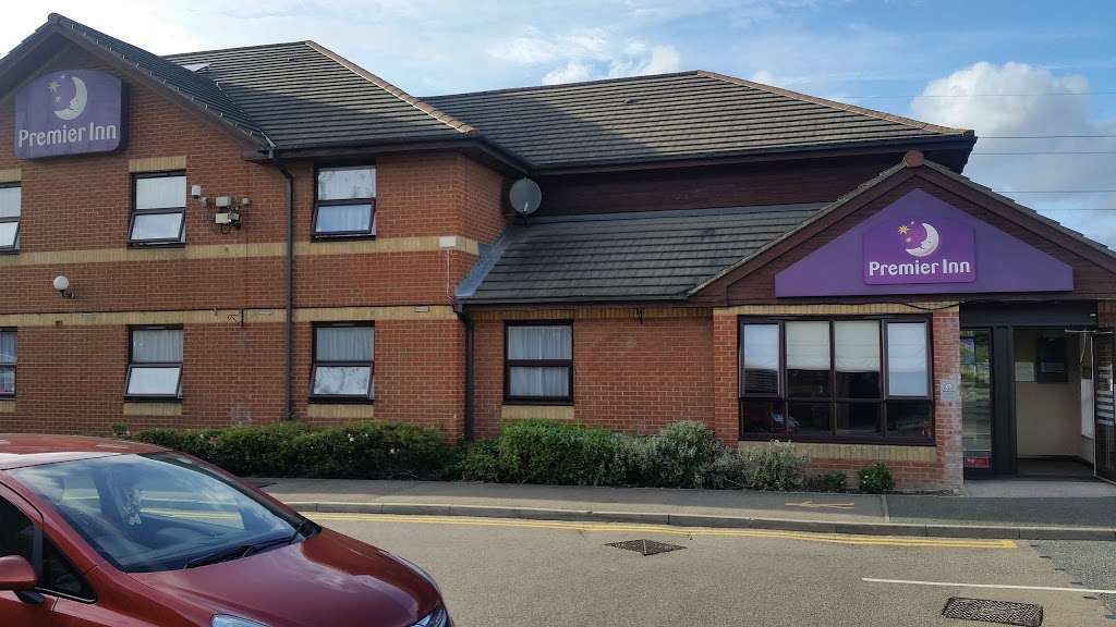 Premier Inn Thurrock East | Fleming Road, Unicorn Estate, Chafford Hundred, Grays RM16 6YJ, UK | Phone: 0871 527 9092