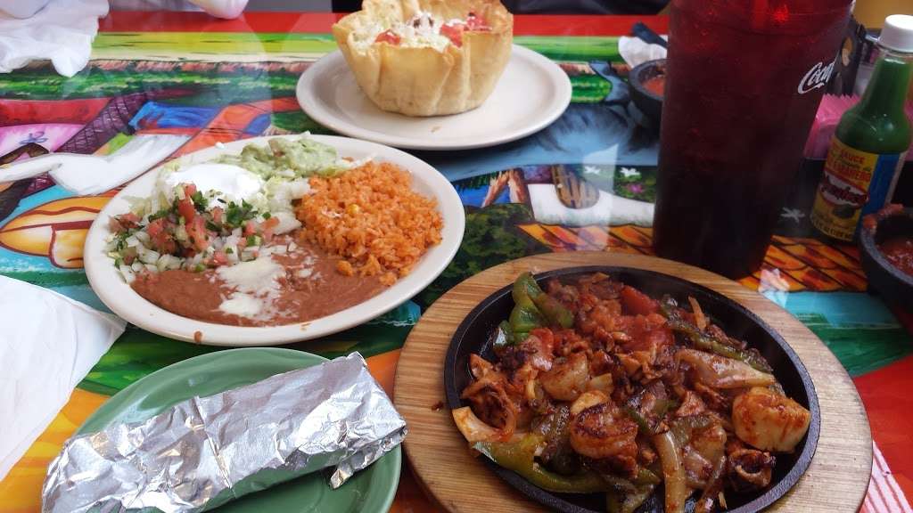 El Mariachi Mexican Restaurant Beech Grove | Churchman Hill plaza, center, 3535 S Emerson Ave suite#16, Beech Grove, IN 46107, USA | Phone: (317) 755-2370