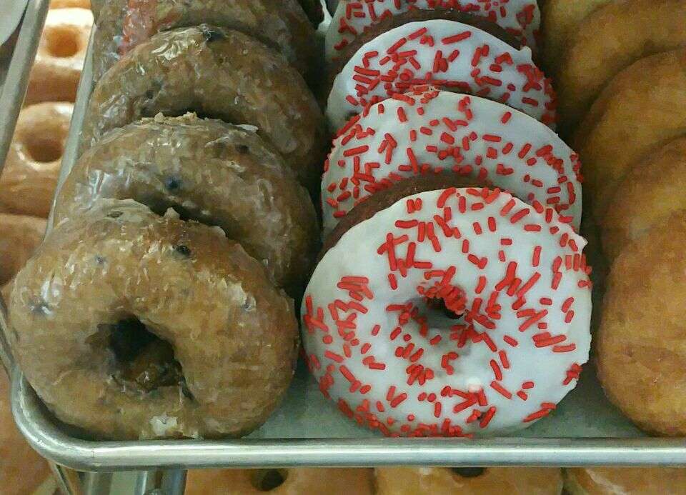 Slauson Donuts | 3451 W Slauson Ave, Los Angeles, CA 90043 | Phone: (323) 292-6398