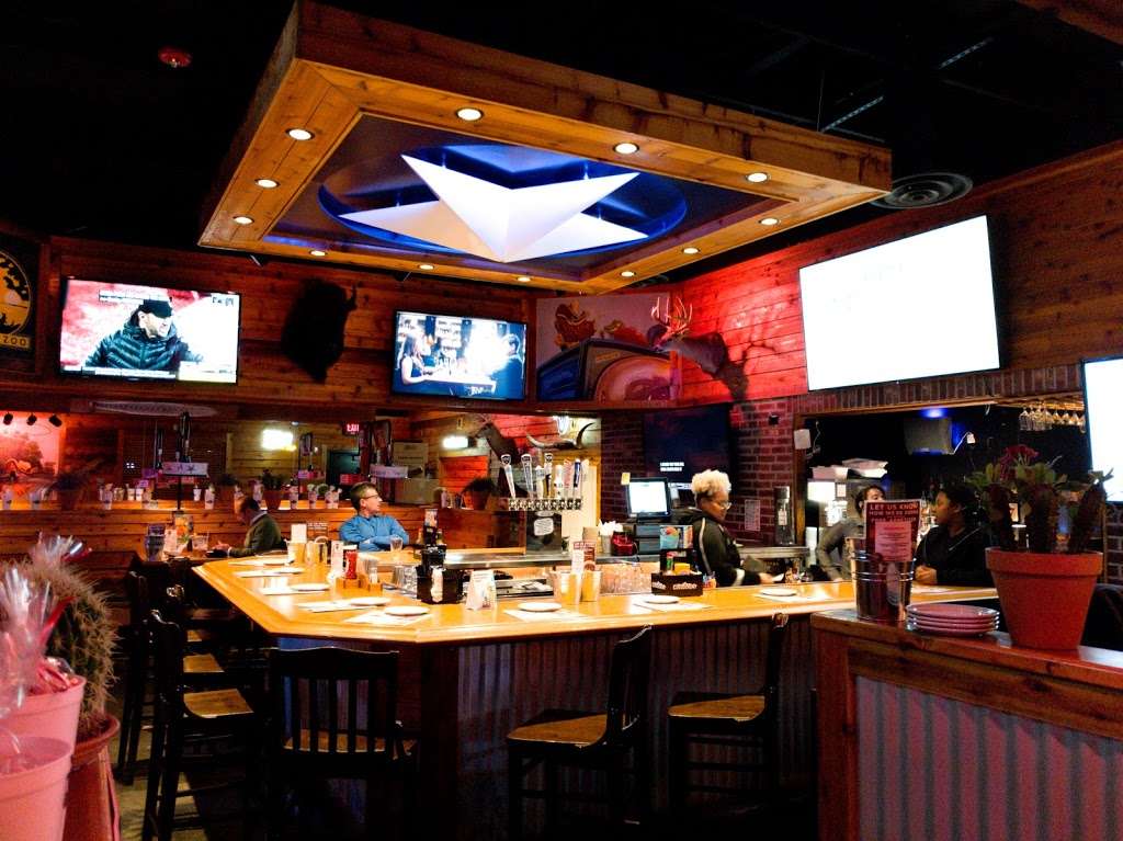 Texas Roadhouse | 6228 Durand Ave, Mt Pleasant, WI 53406 | Phone: (262) 554-8900