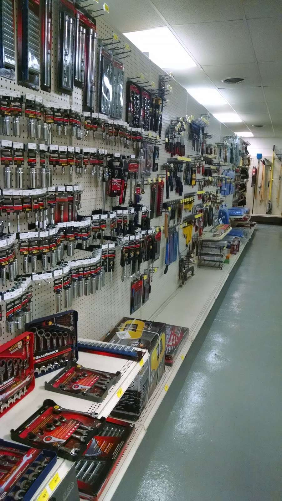 Carquest Auto Parts - Francesville Auto Parts | 125 S Bill St, Francesville, IN 47946, USA | Phone: (219) 567-9536