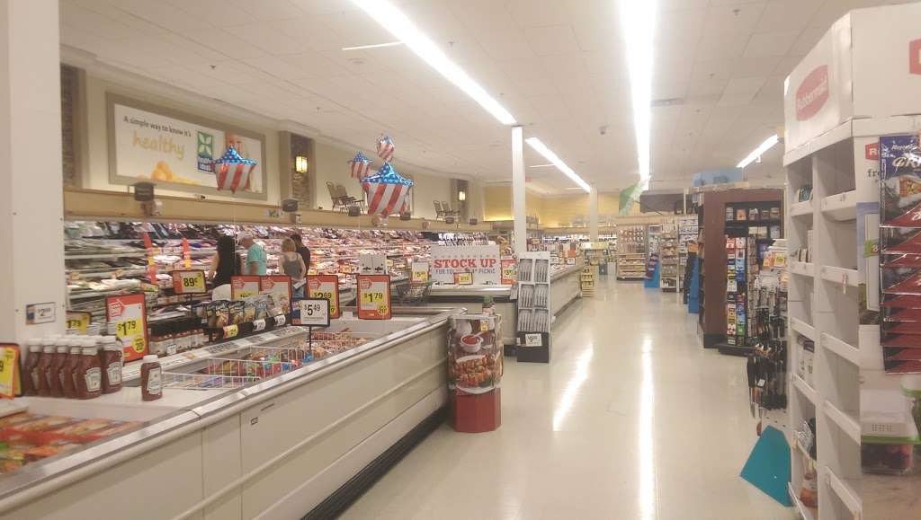 GIANT Food Stores | 833 W Trenton Ave, Morrisville, PA 19067, USA | Phone: (215) 295-8032