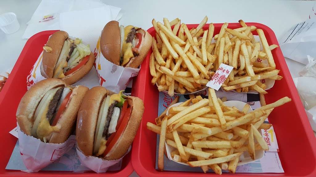 In-N-Out Burger | 15290 Civic Dr, Victorville, CA 92394, USA | Phone: (800) 786-1000