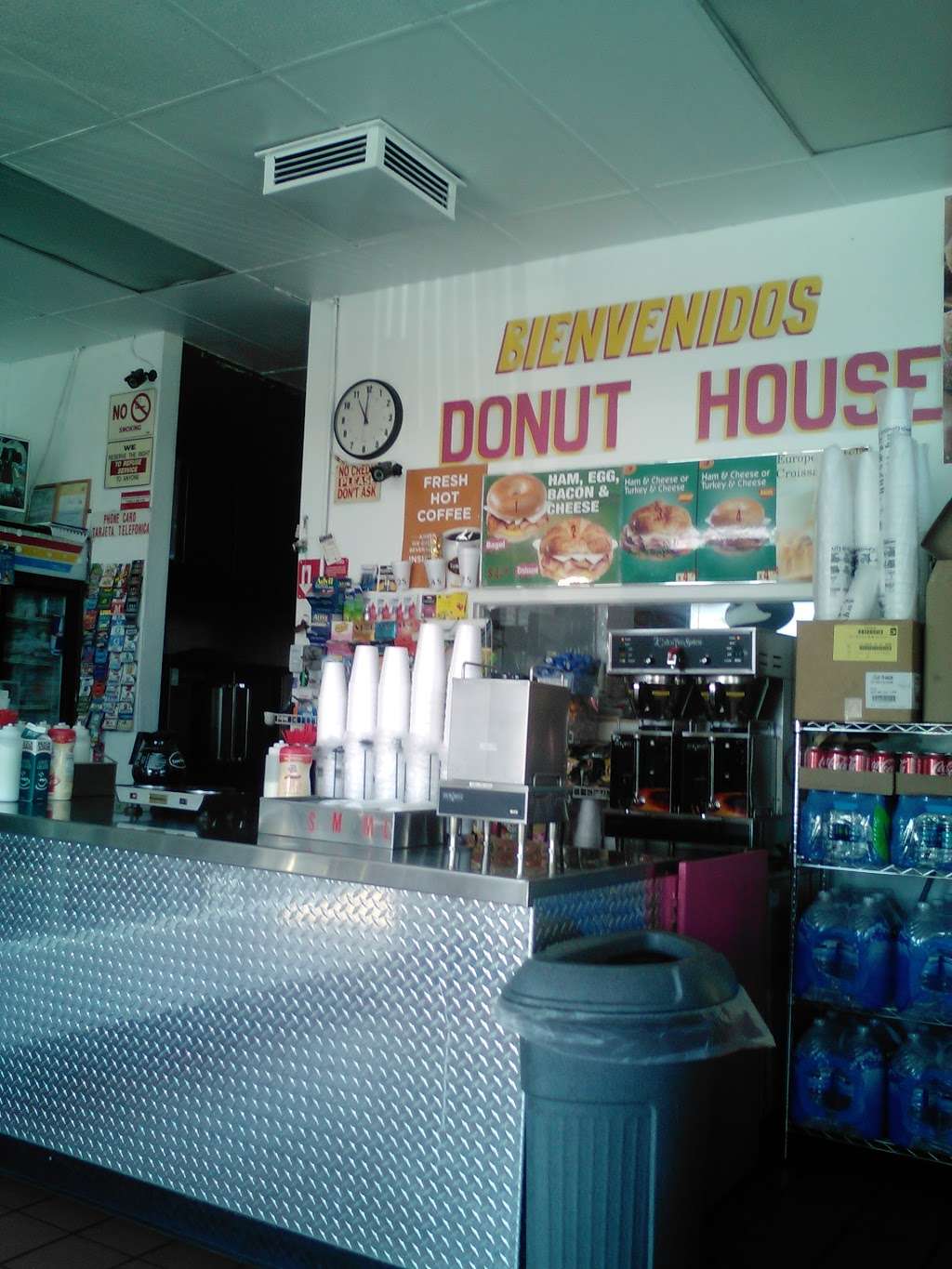 Donut House | 14309 Atlantic Ave # 101, Compton, CA 90221, USA | Phone: (310) 632-7376