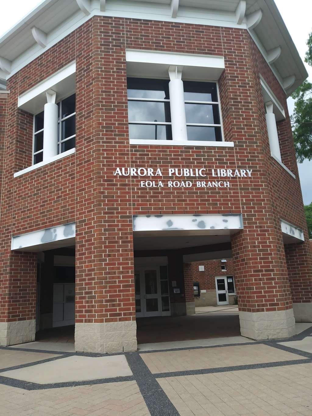 Aurora Public Library Eola Road Branch 555 S Eola Rd Aurora Il 60504 Usa