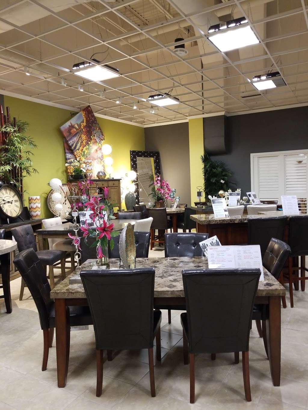 Bob’s Discount Furniture and Mattress Store | 1120 Newport Ave, South Attleboro, MA 02703, USA | Phone: (508) 915-5000