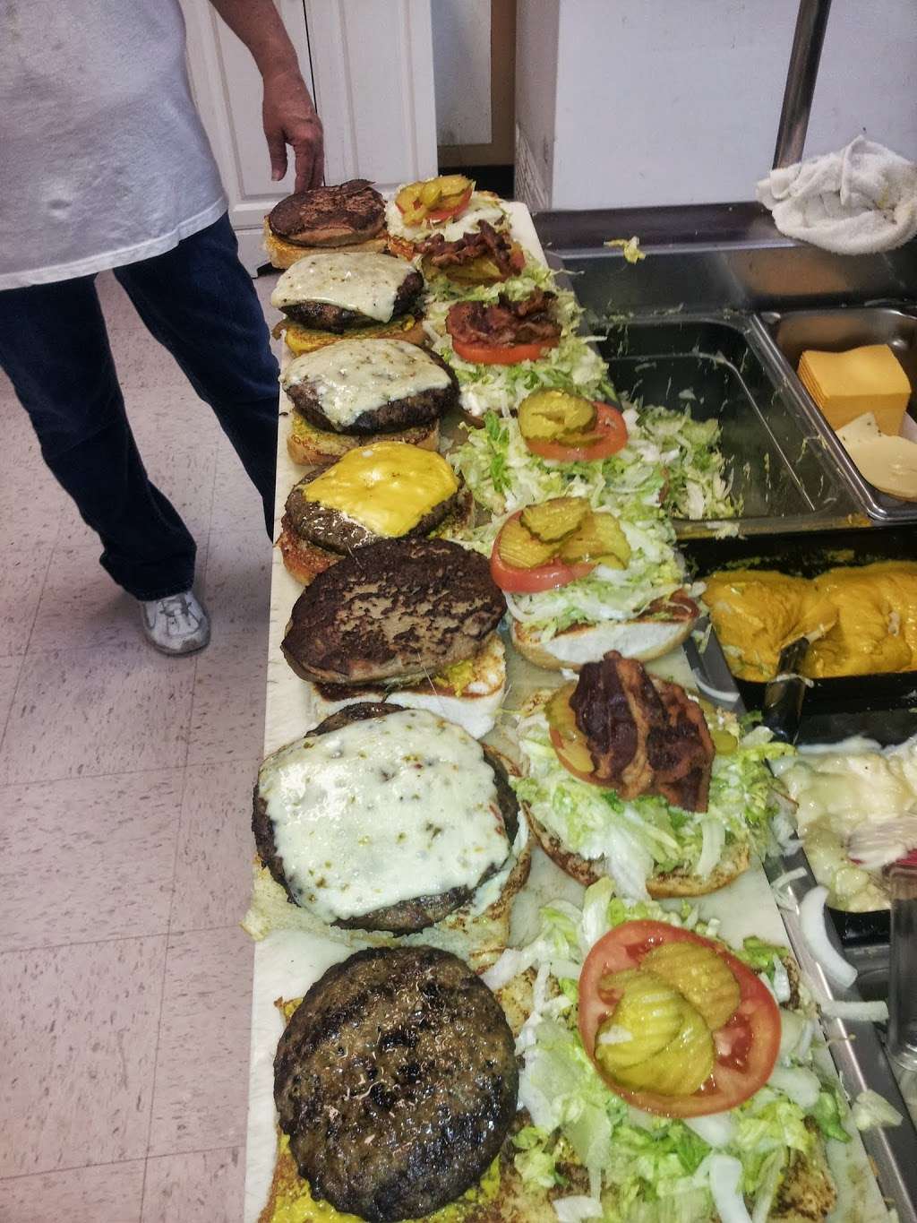 Burger Fresh | 804 Gladstell St #110, Conroe, TX 77304, USA | Phone: (936) 756-4414