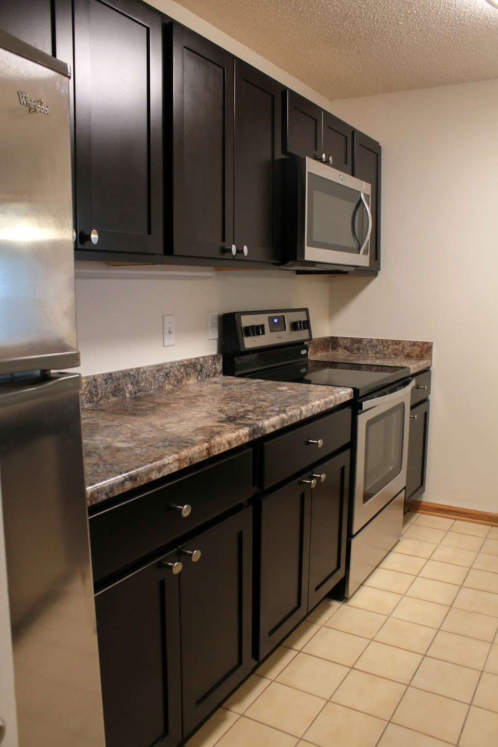 Riverwood Apartments | 10916 75th St, Kenosha, WI 53142 | Phone: (262) 694-0600