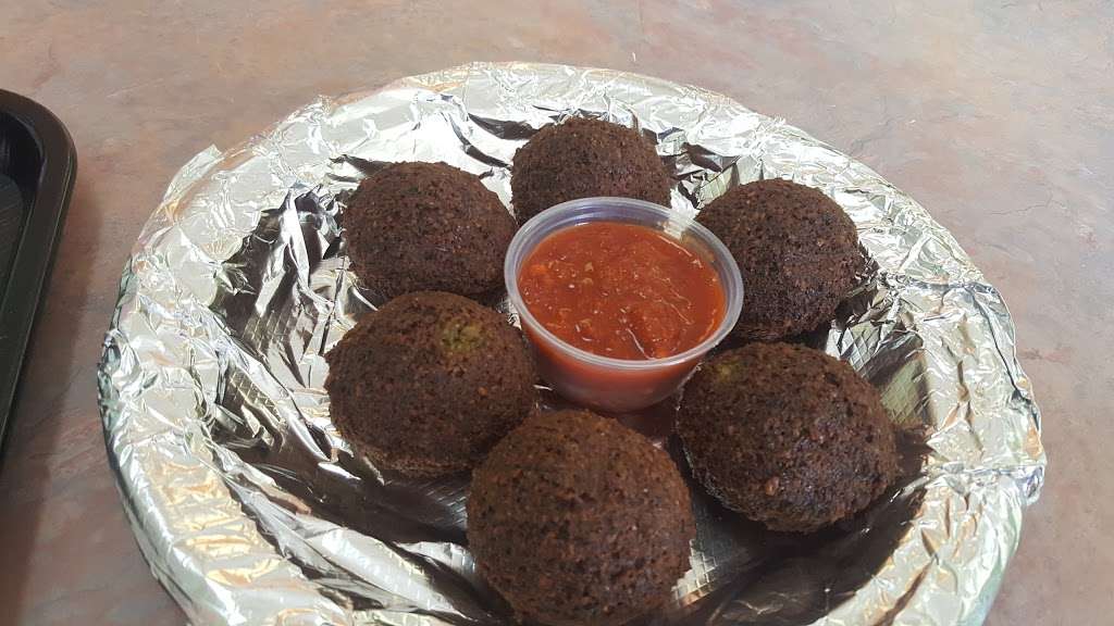 Royal Hummus and Falafel | 1230 W Lake St, Roselle, IL 60172 | Phone: (630) 529-1785