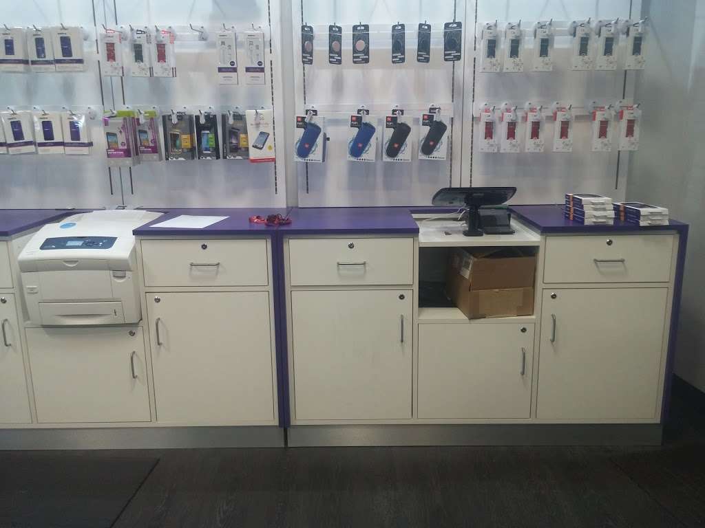 Metro by T-Mobile | 10721 Atlantic Ave, Lynwood, CA 90262, USA | Phone: (714) 730-2868