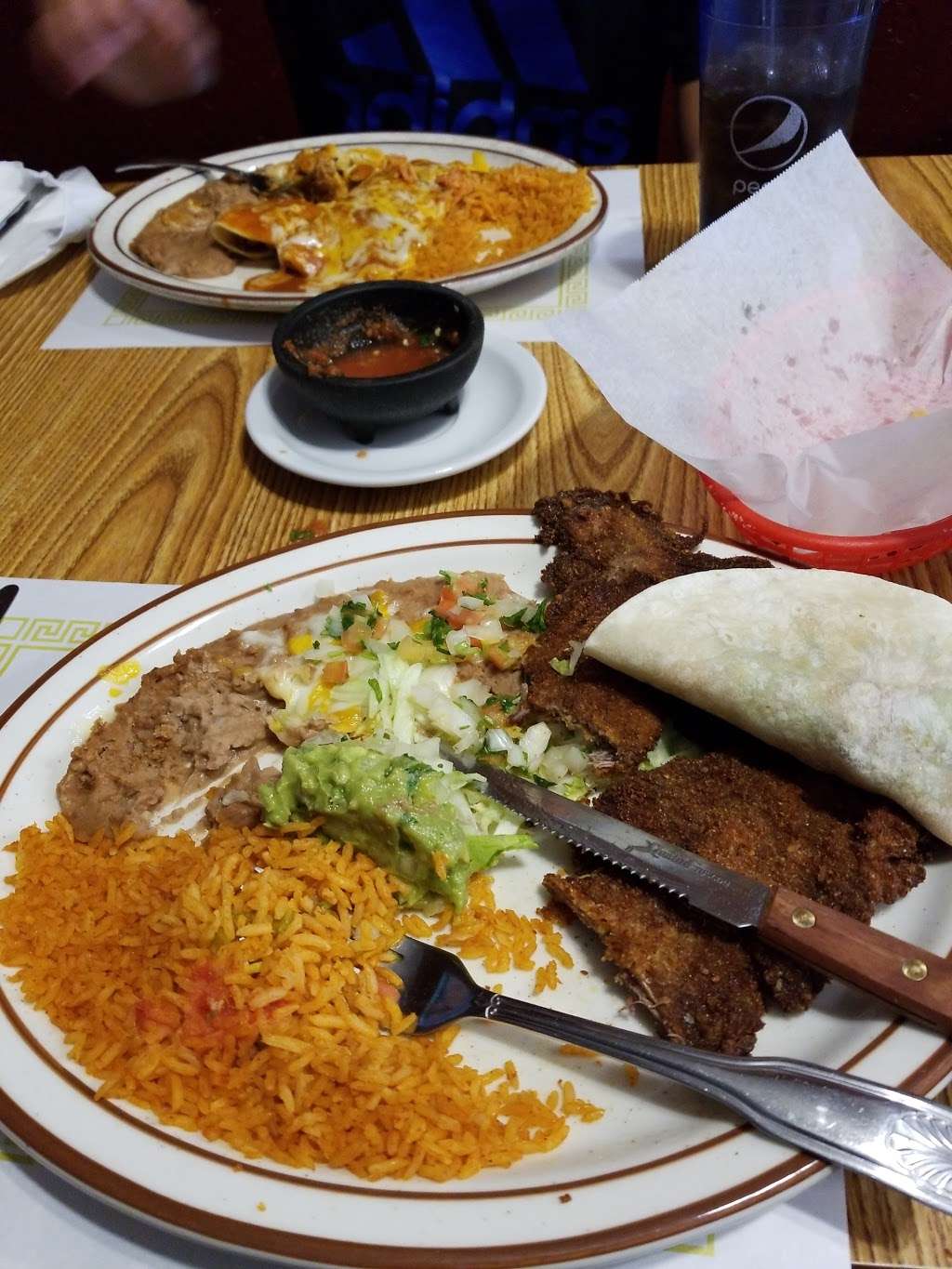 Mexico Lindo & Seafood Restaurant | 4359 Phelan Rd, Phelan, CA 92371 | Phone: (760) 868-6200