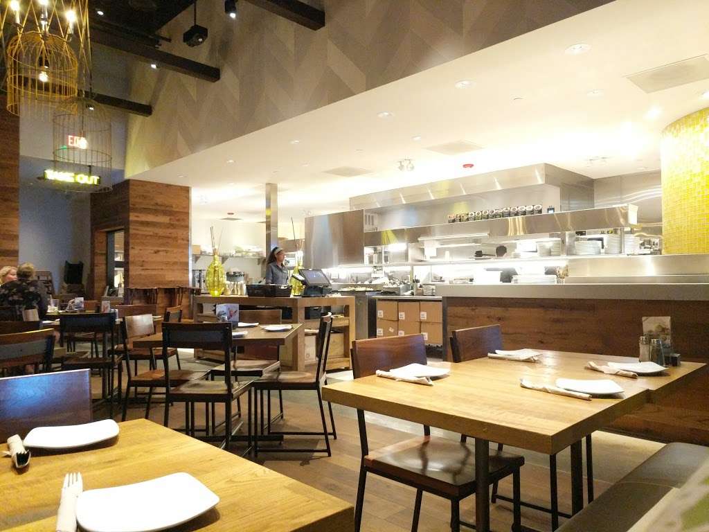 California Pizza Kitchen at MarketStreet Lynnfield | 1150 Market St, Lynnfield, MA 01940, USA | Phone: (781) 406-4015