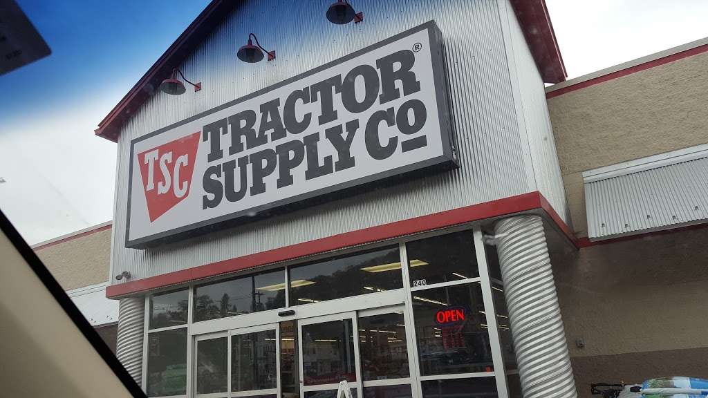 Tractor Supply Co. | 240 Willow Ave, Honesdale, PA 18431, USA | Phone: (570) 253-2300