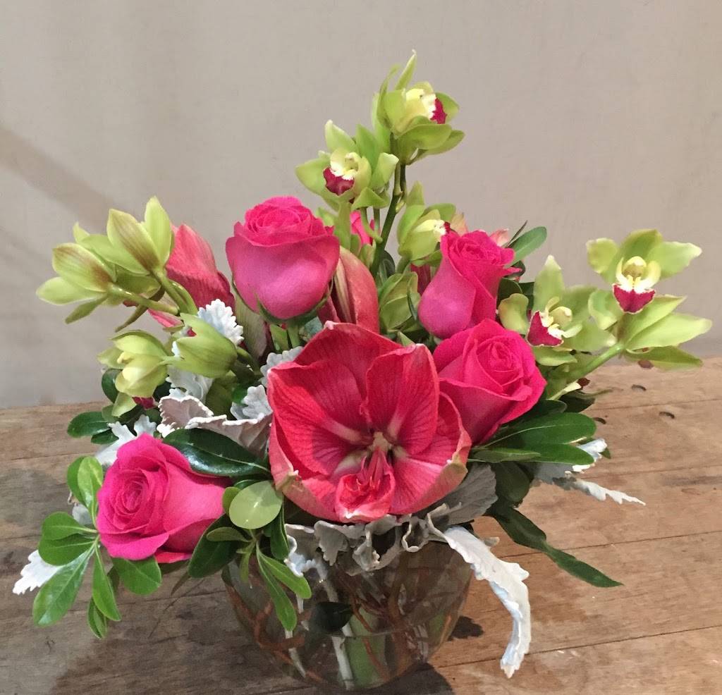 Roger Beck Florist | 3420 48th Ave N, Minneapolis, MN 55429, USA | Phone: (612) 871-7080