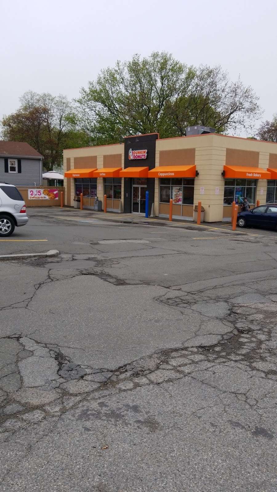 Dunkin Donuts | 230 Revere Street Argyle &, Revere St, Winthrop, MA 02152, USA | Phone: (617) 539-0685