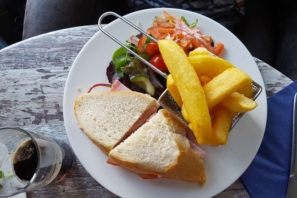The See Ho | Peartree Ln, Shorne, Gravesend DA12 3JZ, UK | Phone: 01474 824390
