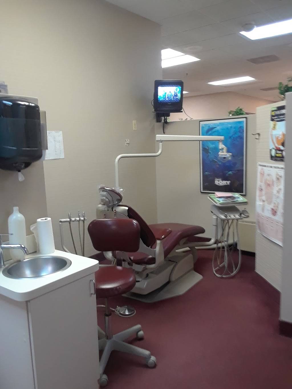 Eastland Dental Center | 18000 Vernier Rd, Harper Woods, MI 48225, USA | Phone: (313) 521-2070