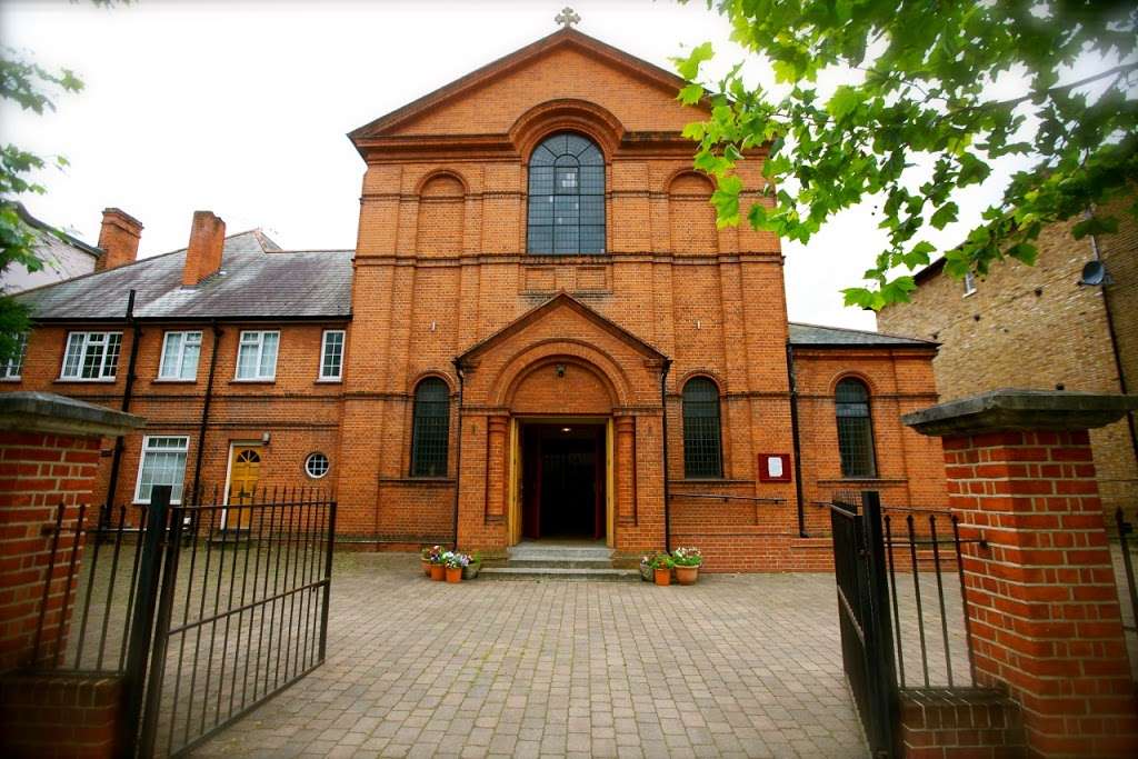 Sacred Heart R C Church | 262 Kingston Rd, Teddington TW11 9JQ, UK | Phone: 020 8977 2986