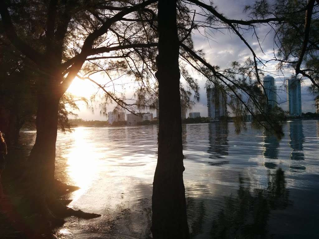 Rickenbacker CY & Op Hobie Cat Beach | Miami, FL 33149, USA