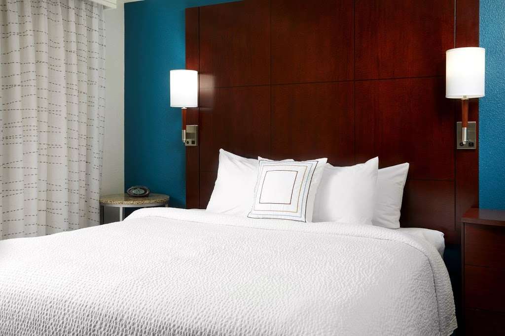 Residence Inn by Marriott San Antonio Six Flags® at The RIM | 5707 Rim Pass Drive, San Antonio, TX 78257, USA | Phone: (210) 561-0200