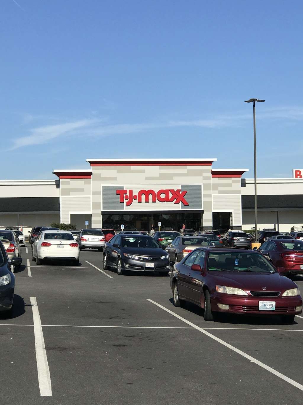 T.J. Maxx | 1270 Newport Ave, Attleboro, MA 02703, USA | Phone: (508) 639-5186