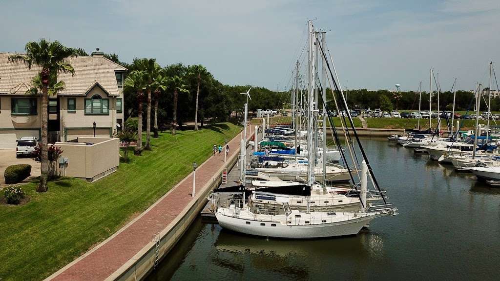 Little Yacht Sales | Pier 6/7, 800 Mariners Dr, Kemah, TX 77565, USA | Phone: (281) 334-6500