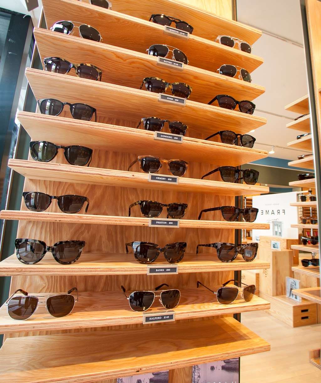 Warby Parker | 851 W Armitage Ave, Chicago, IL 60614, USA | Phone: (773) 341-1890