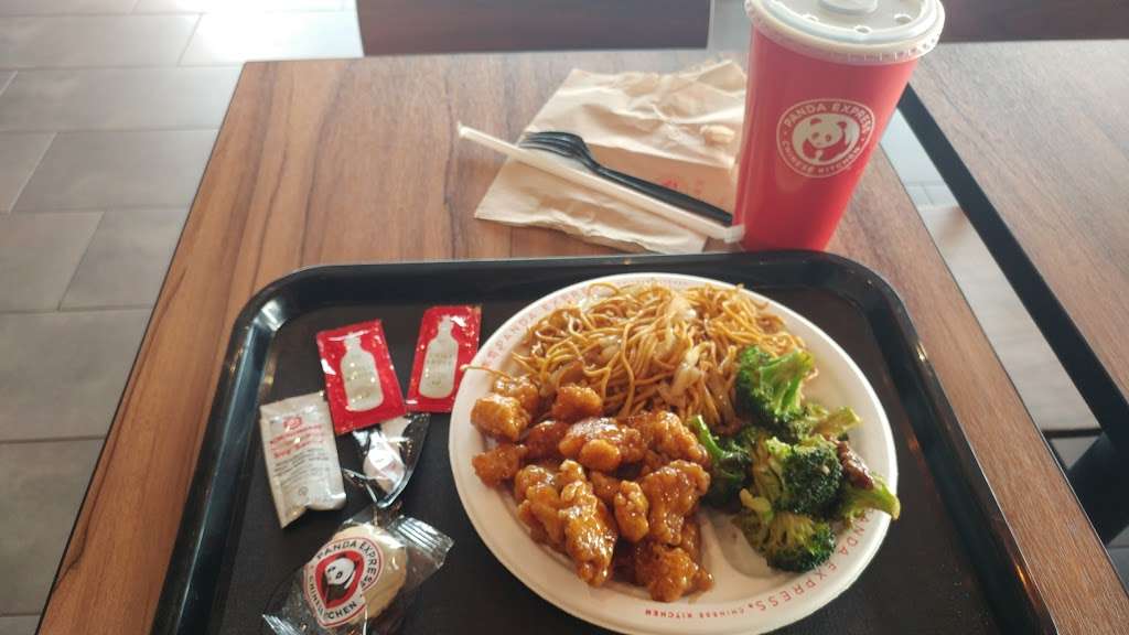 Panda Express | 3000 W 26th St, Chicago, IL 60623, USA | Phone: (773) 376-8088