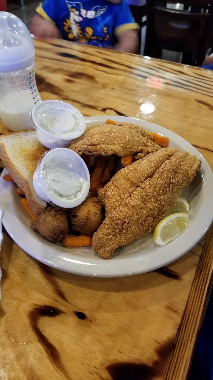 Gulf Coast Fish House | 2230 SE Military Dr, San Antonio, TX 78223, USA | Phone: (210) 277-0377