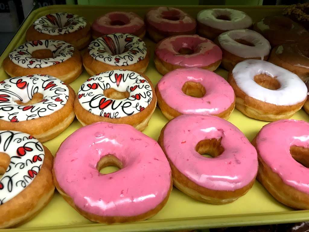 Southern Maid Donuts | 655 W Illinois Ave, Dallas, TX 75224, USA | Phone: (214) 948-3574