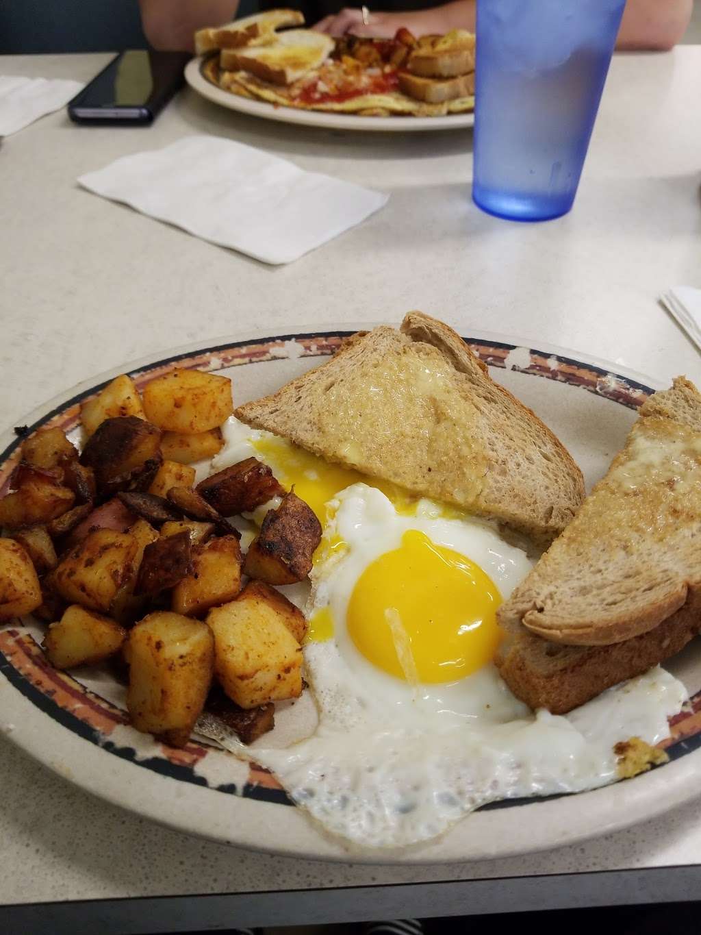 Eggs-Up Family Restaurant | 2378 Mendon Rd, Cumberland, RI 02864, USA | Phone: (401) 658-2424