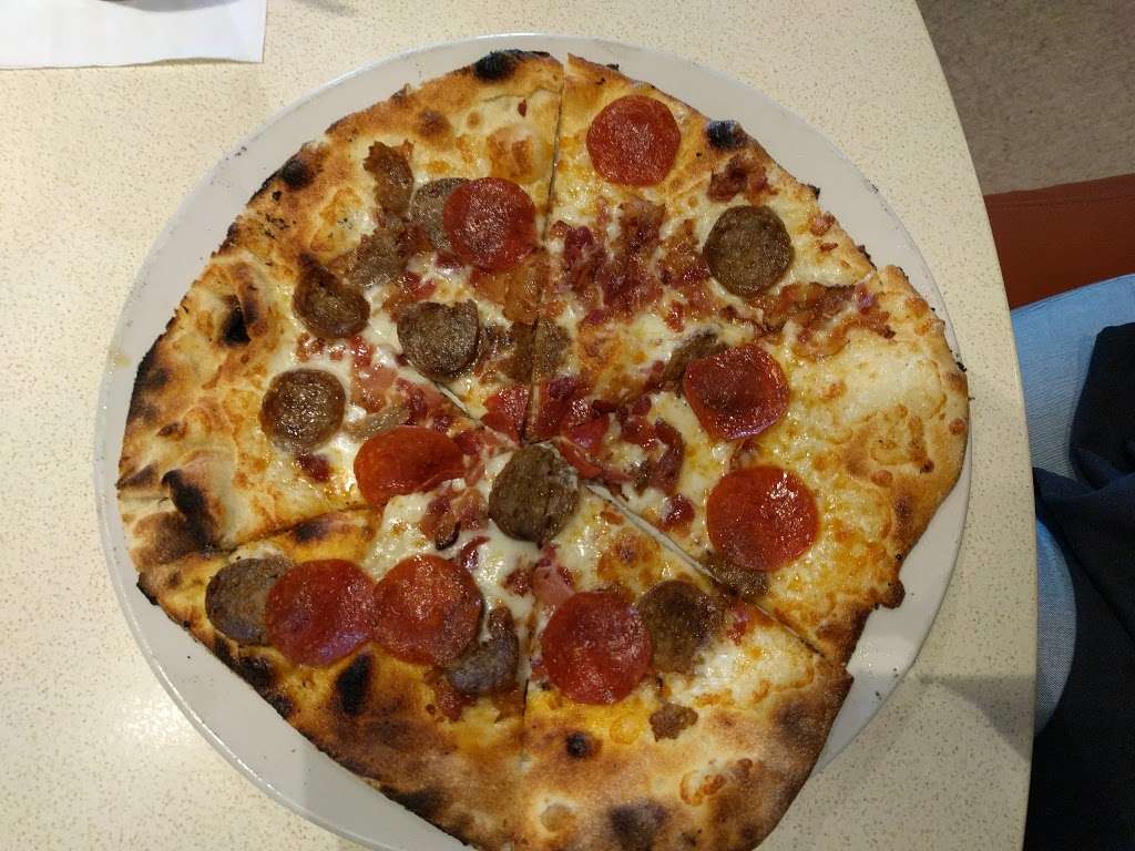 Brixx Wood Fired Pizza - Woodbridge | 4095, 14900 Potomac Town Pl, Woodbridge, VA 22191 | Phone: (703) 878-3152